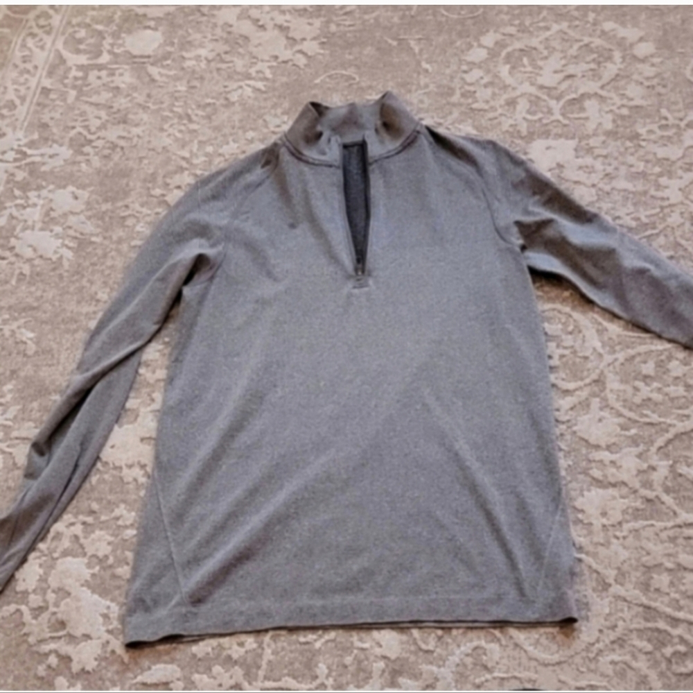 Lululemon grey top size S